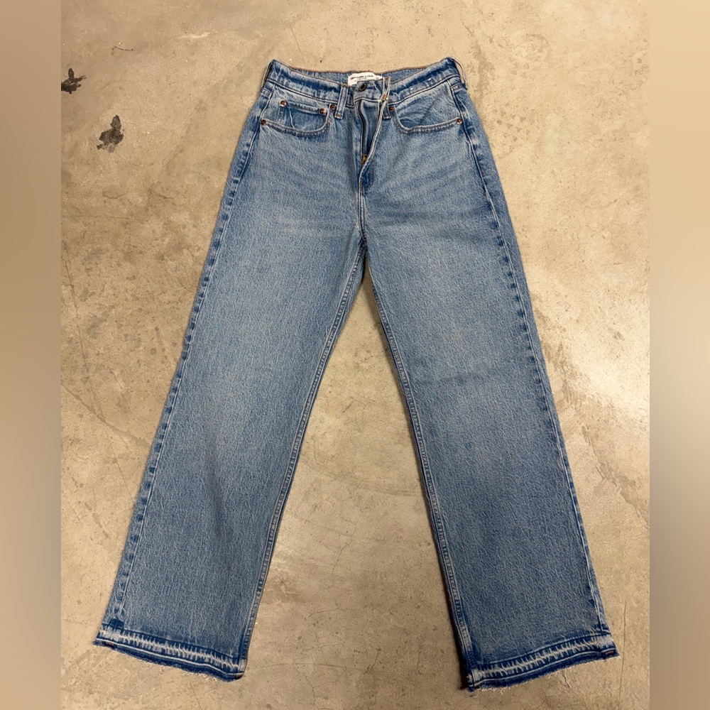 NWOT Abercrombie & Fitch Blue Women Jeans